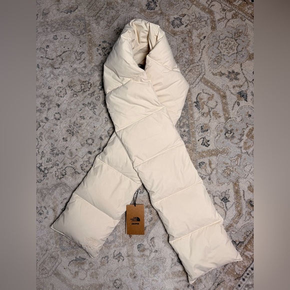 THE NORTH FACE X SKIMS Nuptse Scarf In Bone (slight flaw) - Picture 13 of 13